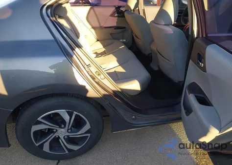 2016 Honda Accord Lx z USA, uszkodzony, nr VIN 1HGCR2F31GA138734